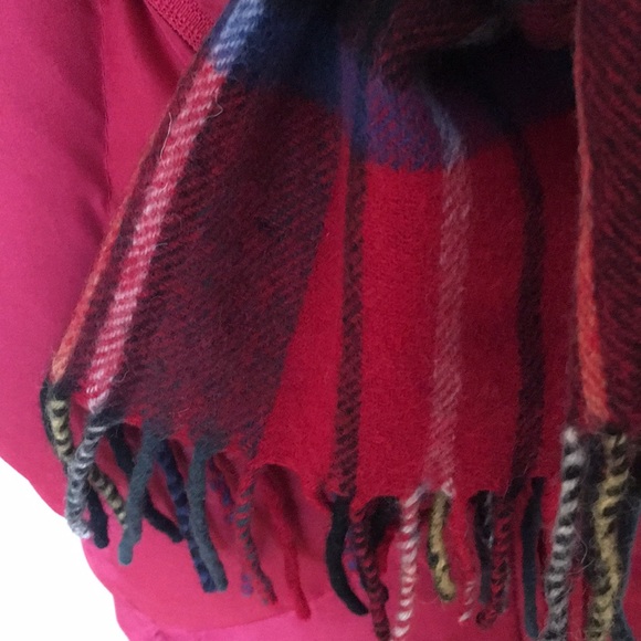 Burberry scarf ♥️💚🖤💙 $ firm solid - Picture 9 of 15